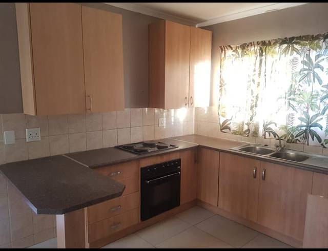 2 BEDROOM PROPERTY TO RENT IN GREEN HILLS